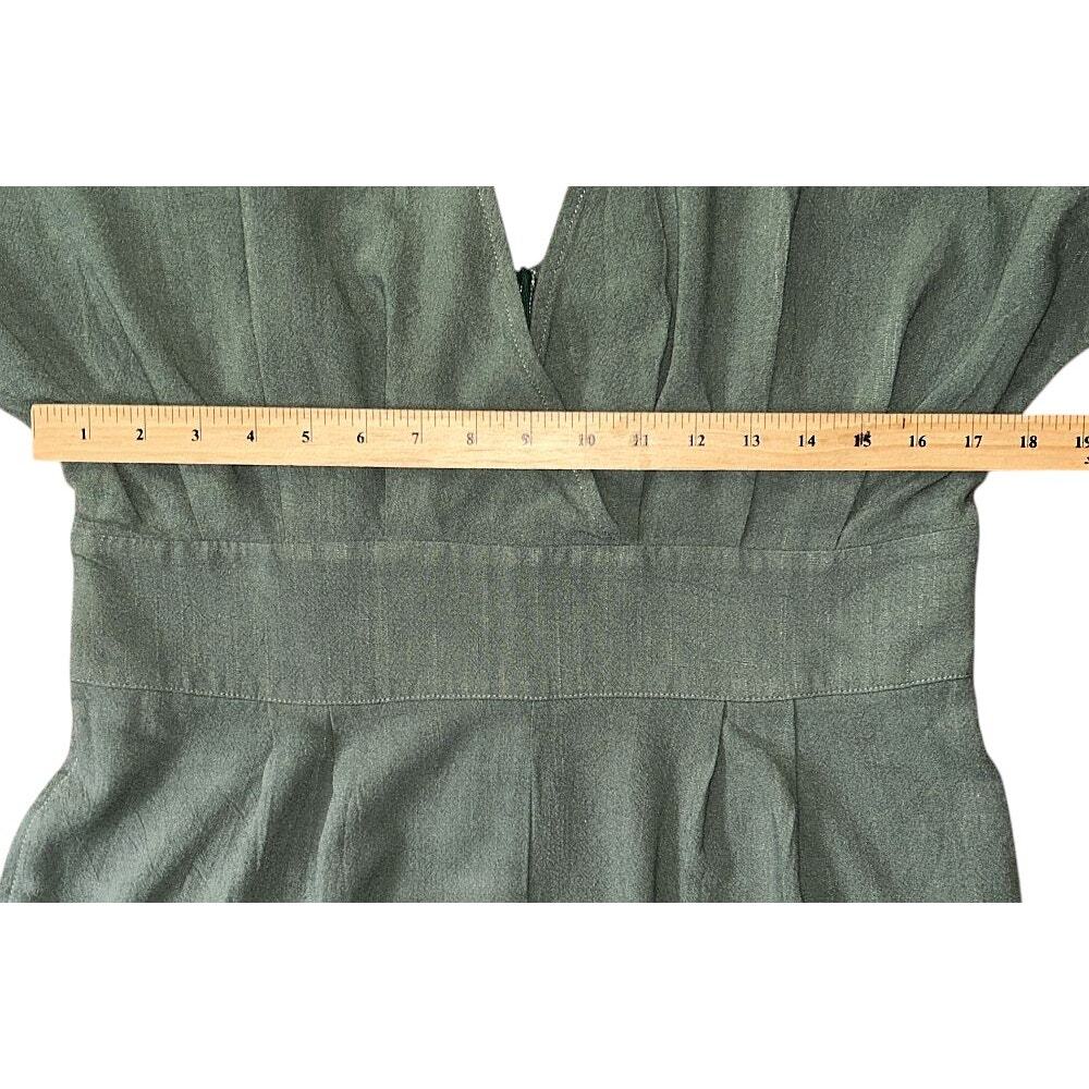 Cider Linen-Blend V-Neck Sage Green Pocket Romper Women's Size 10 - Picture 4 of 9